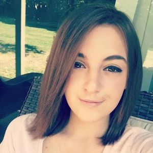 Meet your Posher, Lea